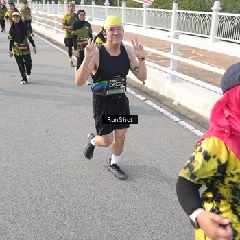 Runner Photo 6879773
