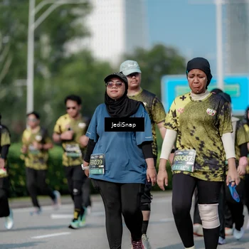 Runner Photo 6879784