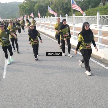 Runner Photo 6879789