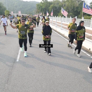 Runner Photo 6879801