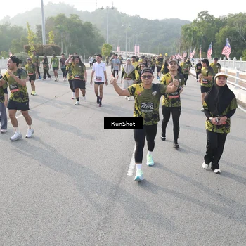 Runner Photo 6879809