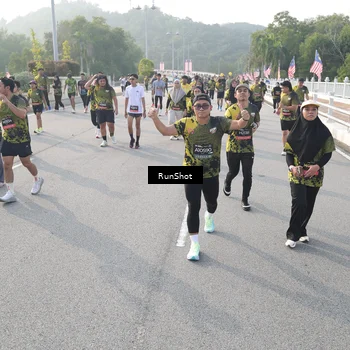Runner Photo 6879814