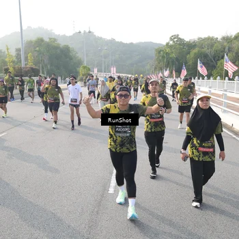 Runner Photo 6879825