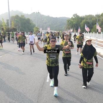 Runner Photo 6879829