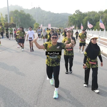 Runner Photo 6879836