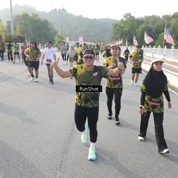 Runner Photo 6879837