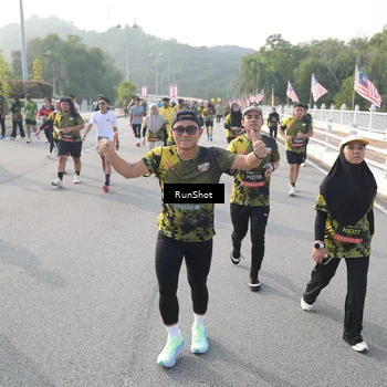 Runner Photo 6879850