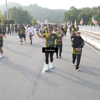 Runner Photo 6879852