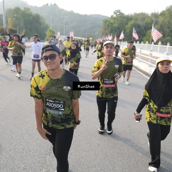 Runner Photo 6879864