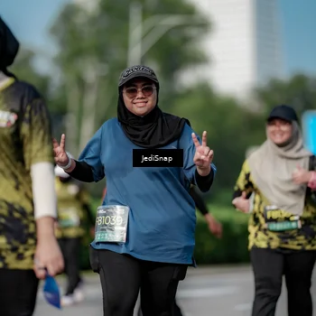 Runner Photo 6879866