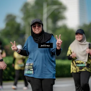 Runner Photo 6879869