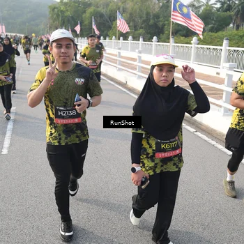 Runner Photo 6879888