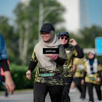 Runner Photo 6879900