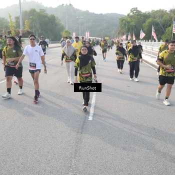 Runner Photo 6879924