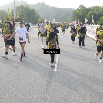 Runner Photo 6879925