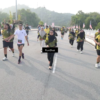 Runner Photo 6879928