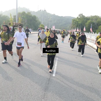 Runner Photo 6879932