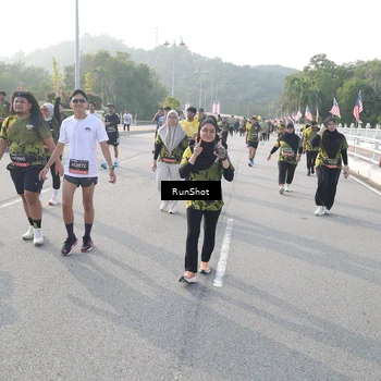 Runner Photo 6879933