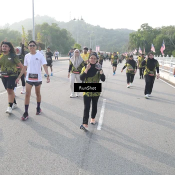 Runner Photo 6879934
