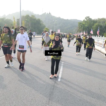 Runner Photo 6879937
