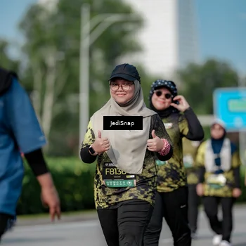 Runner Photo 6879942