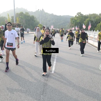 Runner Photo 6879945