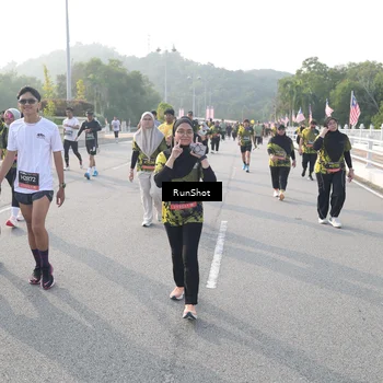 Runner Photo 6879947