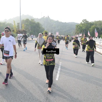 Runner Photo 6879957