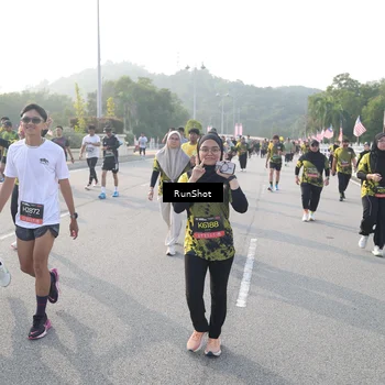 Runner Photo 6879968