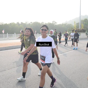 Runner Photo 6880005