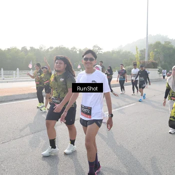 Runner Photo 6880006