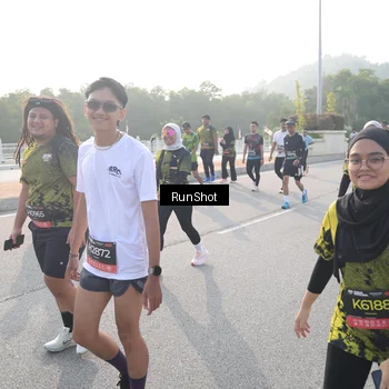 Runner Photo 6880008