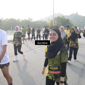 Runner Photo 6880014