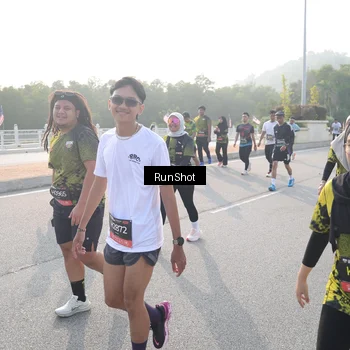Runner Photo 6880017