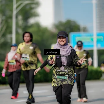 Runner Photo 6880020