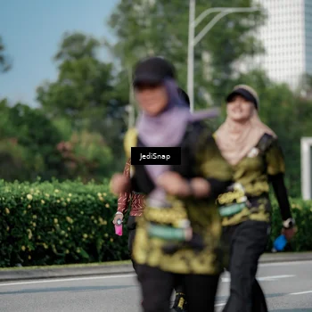 Runner Photo 6880023
