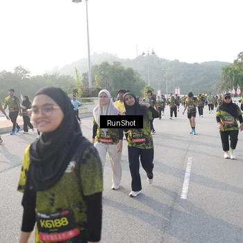 Runner Photo 6880026