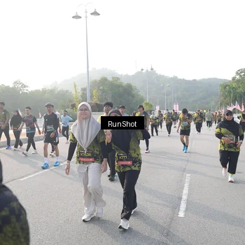 Runner Photo 6880028