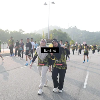 Runner Photo 6880031