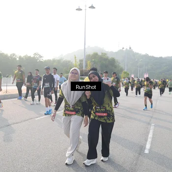 Runner Photo 6880035