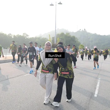 Runner Photo 6880036