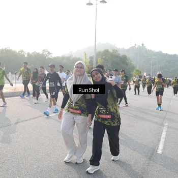 Runner Photo 6880042