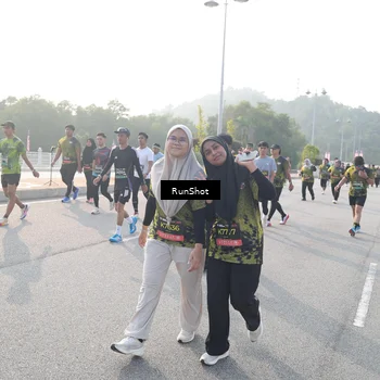 Runner Photo 6880047