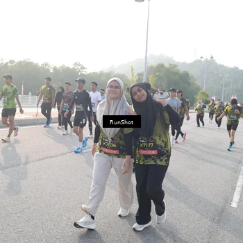 Runner Photo 6880049