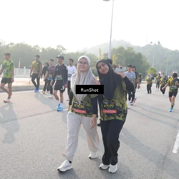 Runner Photo 6880050