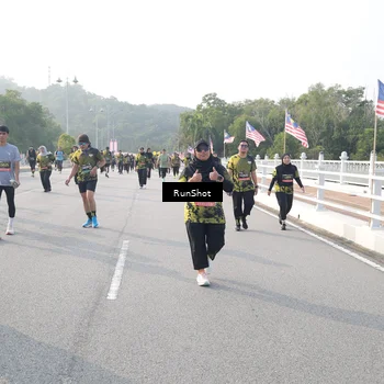 Runner Photo 6880055