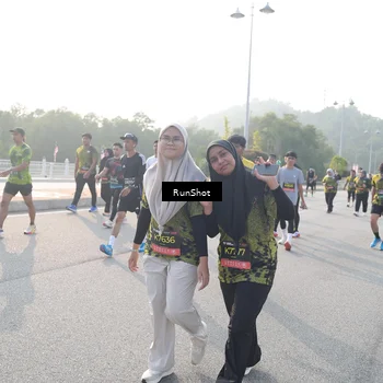 Runner Photo 6880058