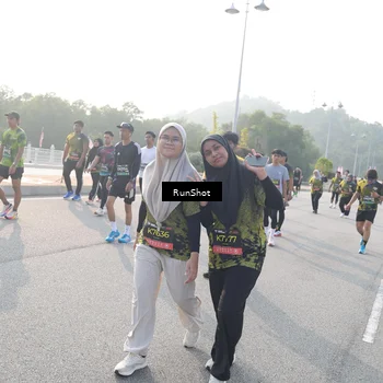Runner Photo 6880070