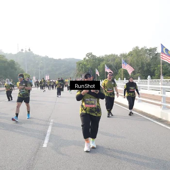 Runner Photo 6880073