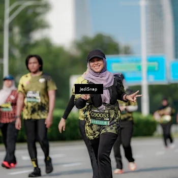 Runner Photo 6880074